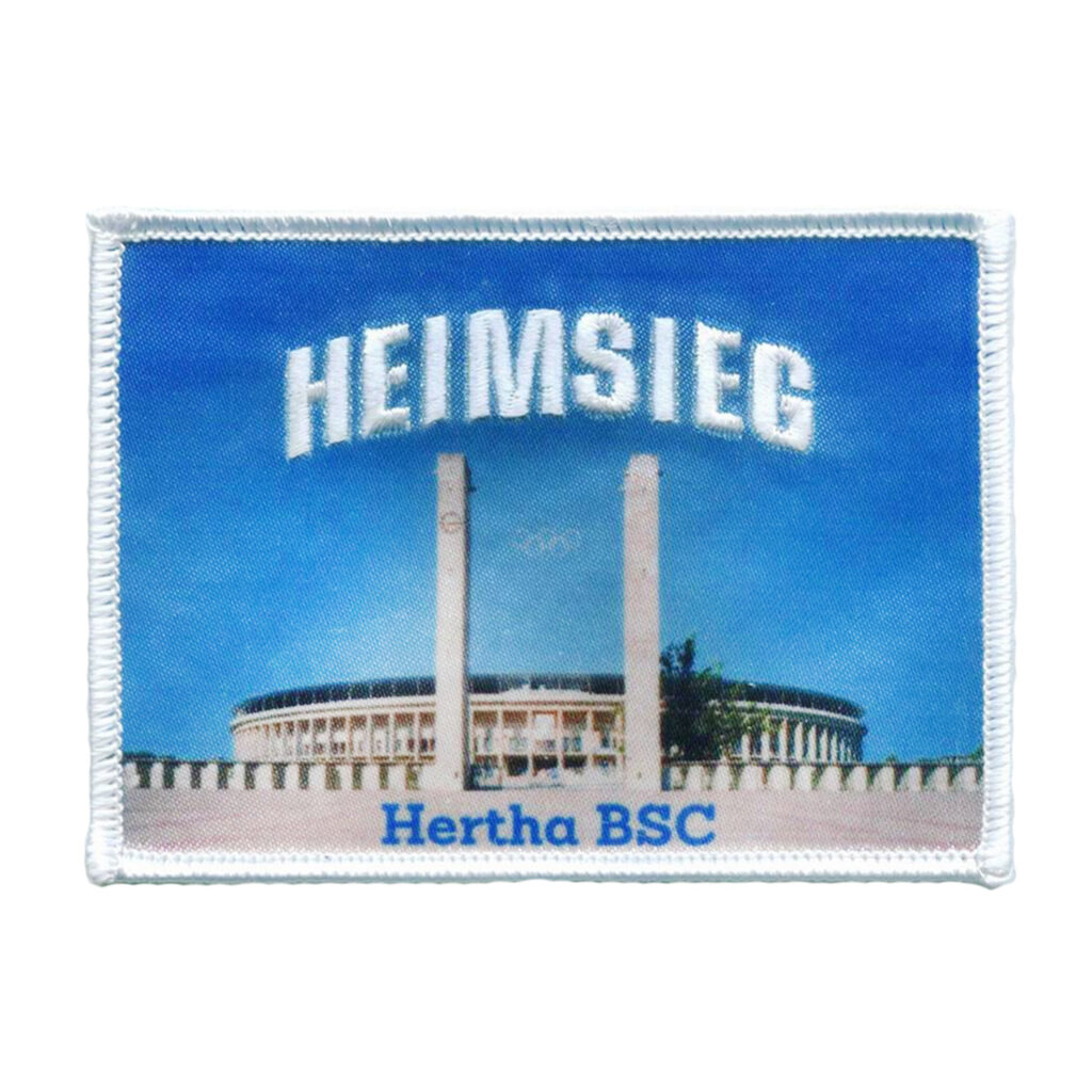 Heimsieg Hertha BSC Abzeichen mit Stadionhintergrund